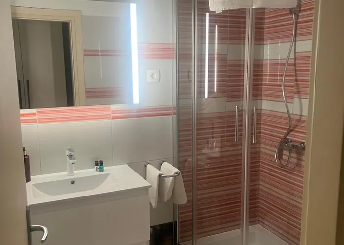 나이스 룸 게스트하우스 3*